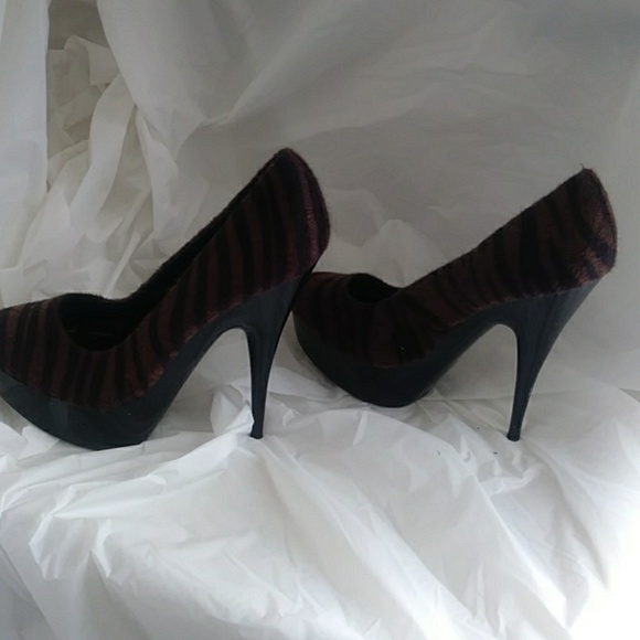 Two-toned Brown zebra print heels - Picture 4 of 4